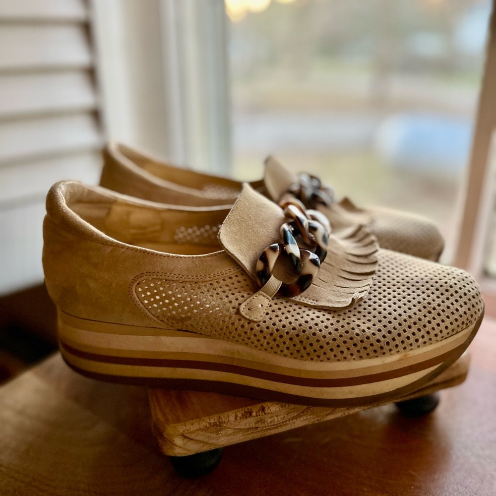 Women's size 40 softwaves. These shoes have SO much more life to go.